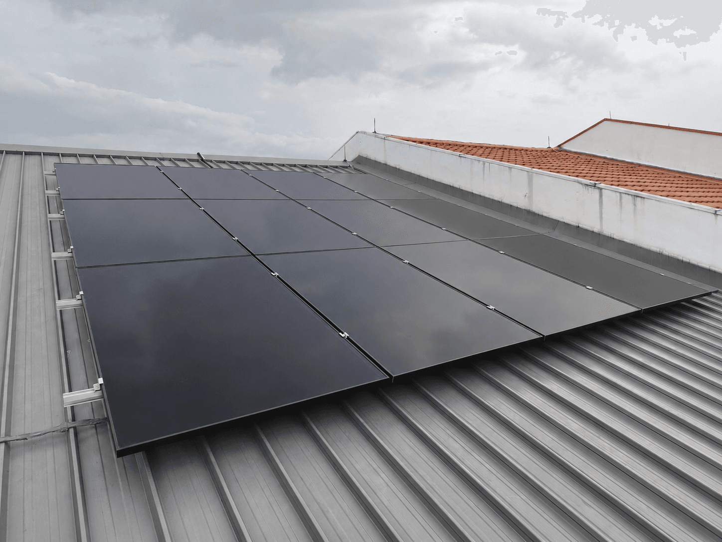 Tai Keng Avenue solar installation